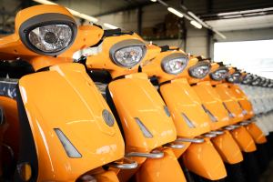 Foto: Verkaufsraum fr moderne Kumpan Elektro Motorroller